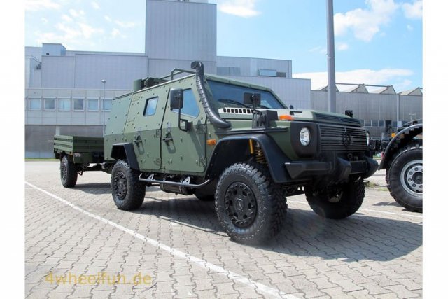 Mercedes-G-LAPV-6-1-Militaer-Military-Eurosatory-fotoshowBig-71f32eee-607113.jpg