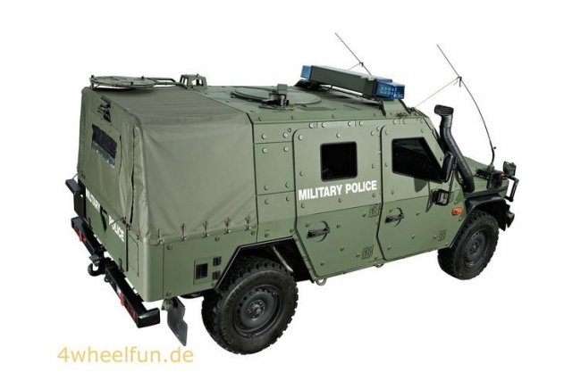 Mercedes-G-LAPV-6-1-Militaer-Military-Eurosatory-fotoshowBig-a7991efe-607119.jpg